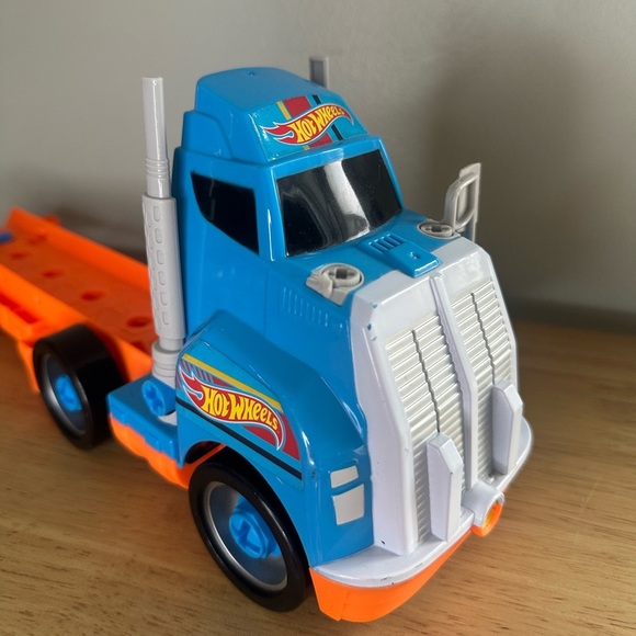 Hot Wheels tool kit truck toy - truck‎ only tool kit not included - Picture 6 of 7